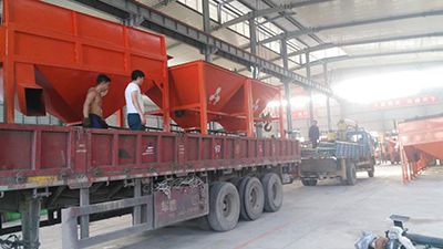 有機肥設備-有機肥生產(chǎn)線發(fā)貨現(xiàn)場