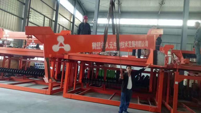 人元生物有機肥設(shè)備裝車組圖