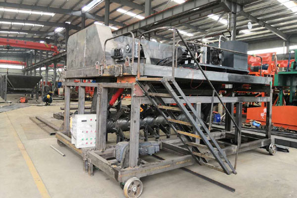 如何利用翻拋機制作豬糞有機肥？